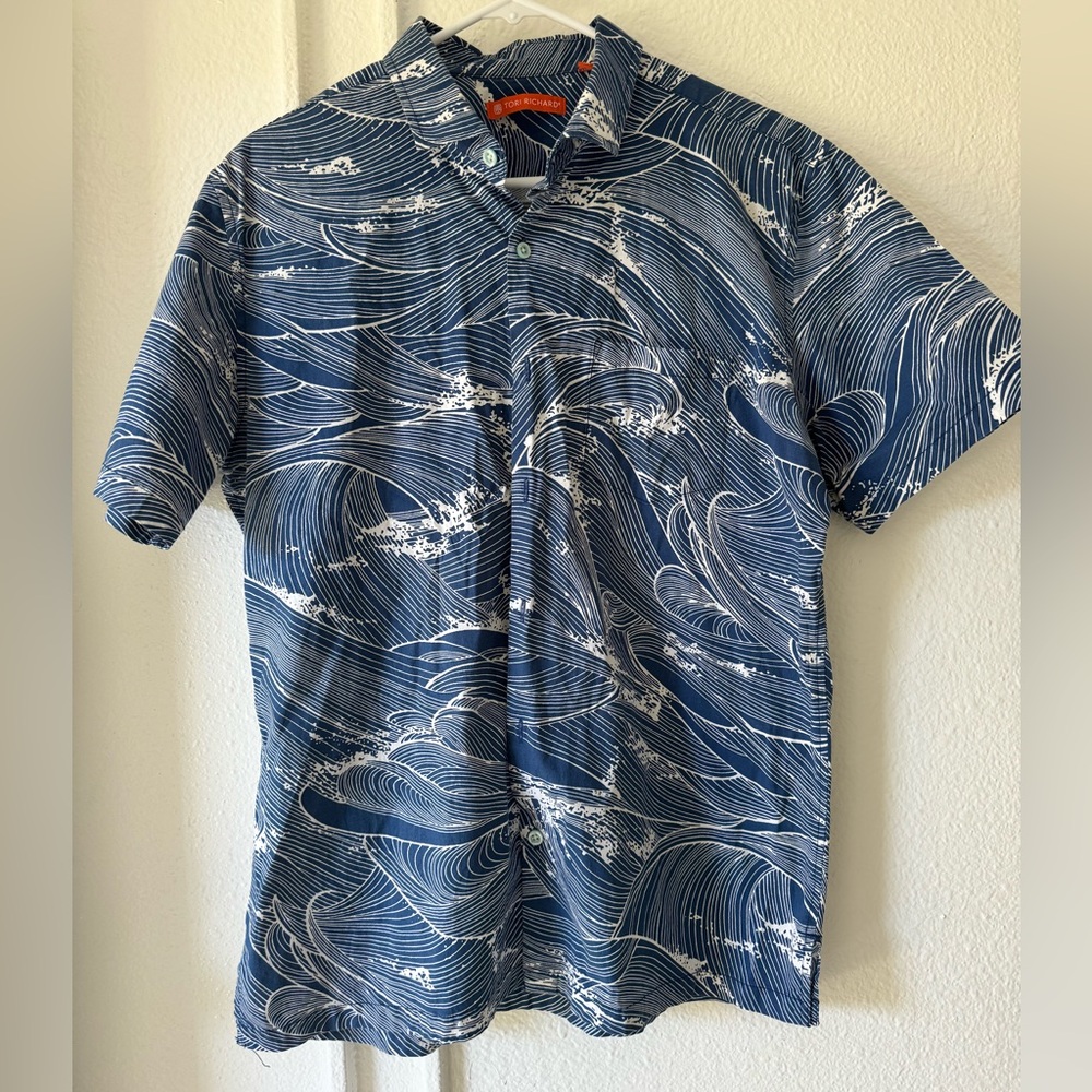 Tori Richard Men Aloha Dress Shirt.